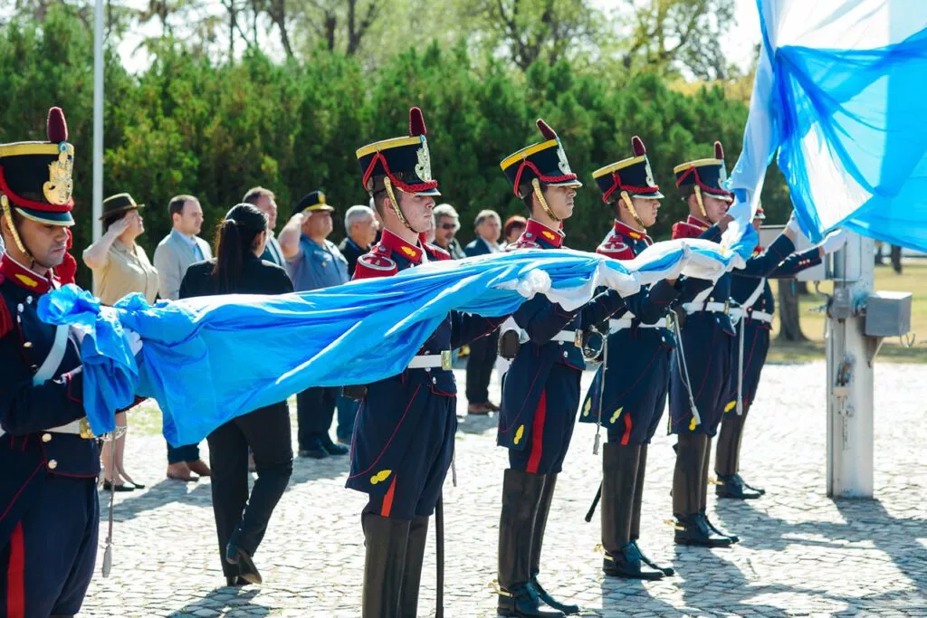 acto1- granaderos izamiento