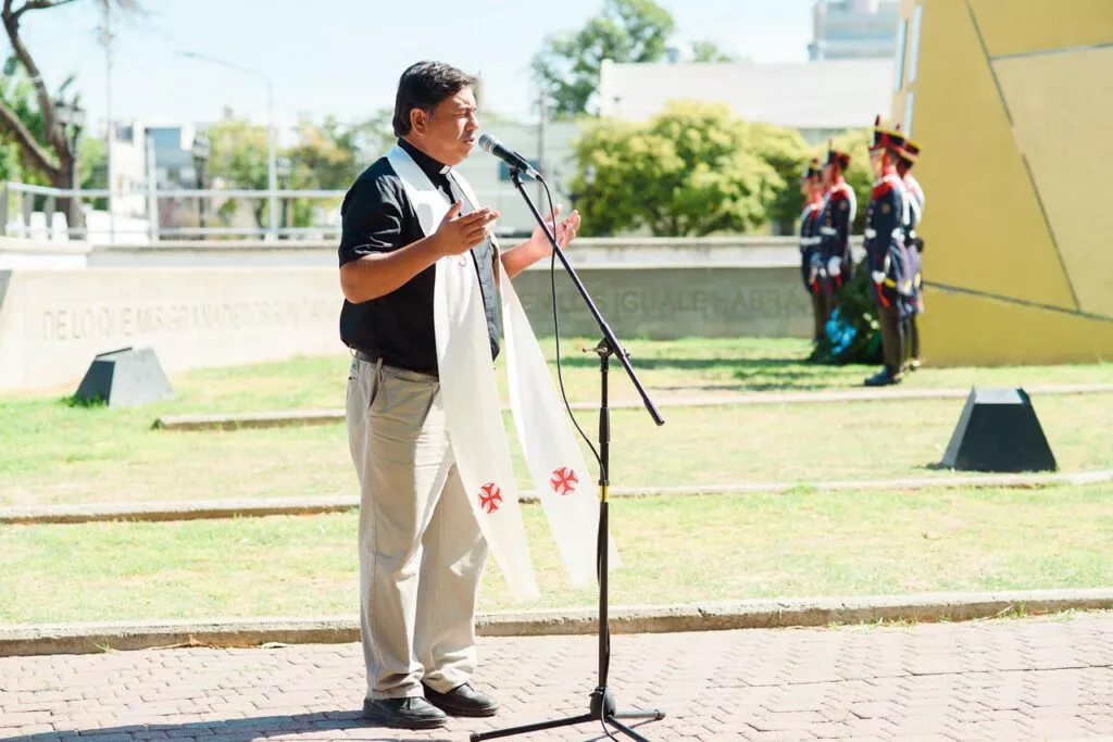 acto10-padre parroquia