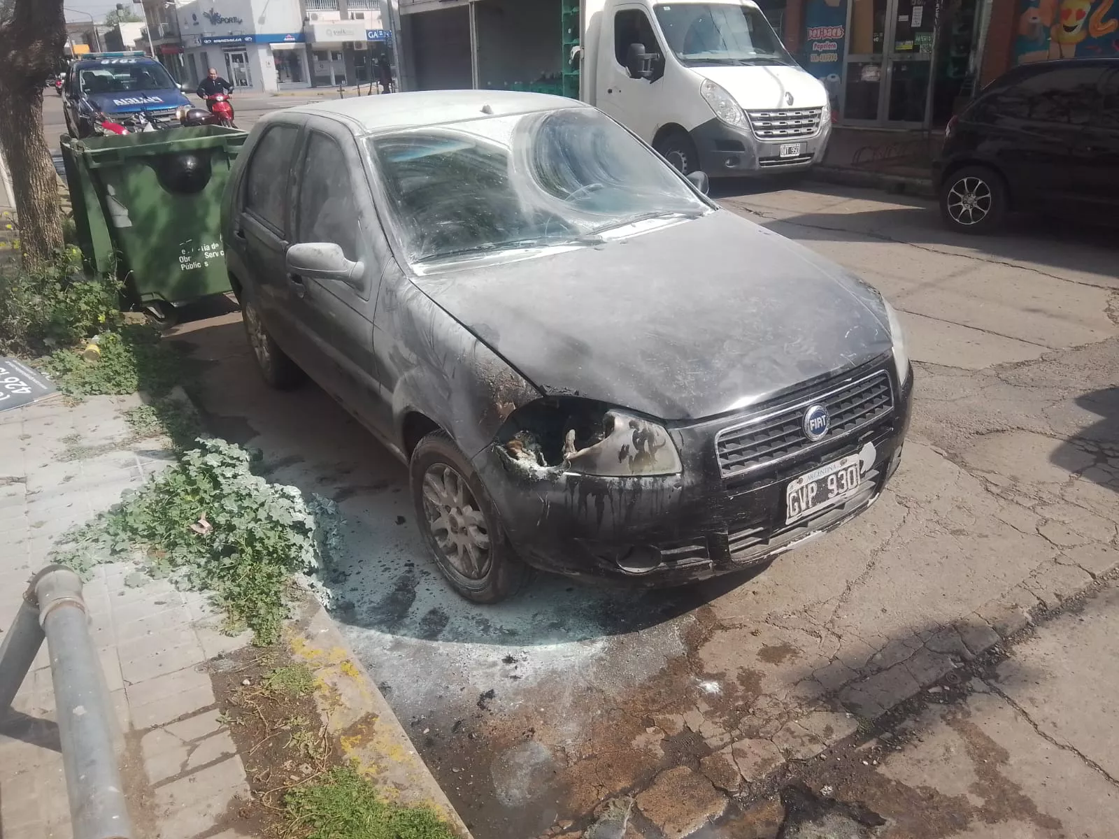Se incendió un auto en San Juan al 500