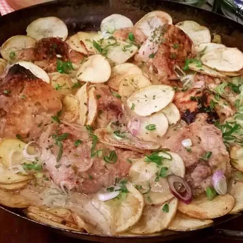 pollo-al-verdeo-y-limon-al-disco-con-papas-espanolas.4307