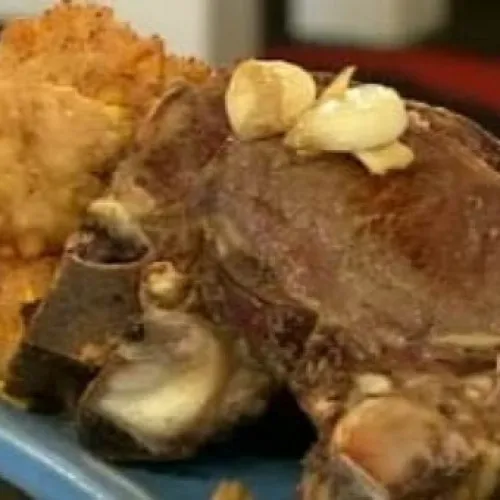 delicia-unica-bifes-rellenos-con-champignones-y-queso-croquetas-de-choclo-y-ajos-tiernos.1391