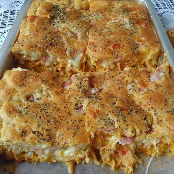 Tarta de pollo, jamón y queso