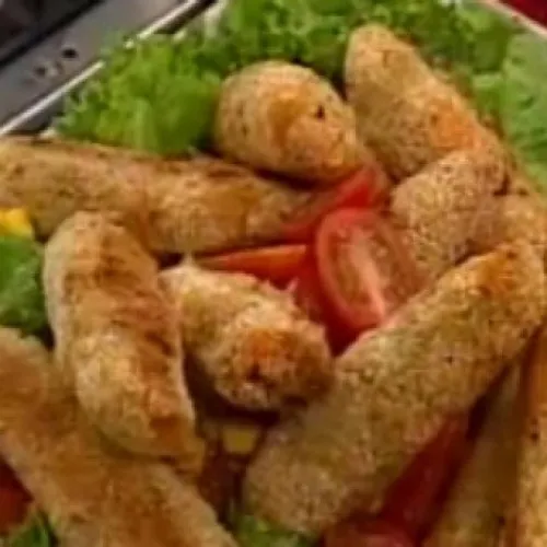 formidables-dedos-de-pollo-salame-y-espinacas-con-un-aderezo-muy-original.1064