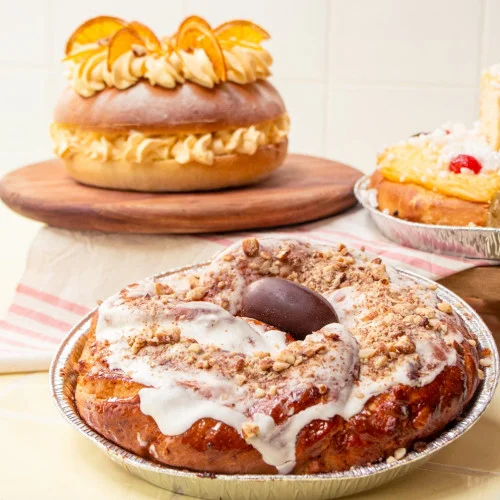 Rosca de almendras rellena