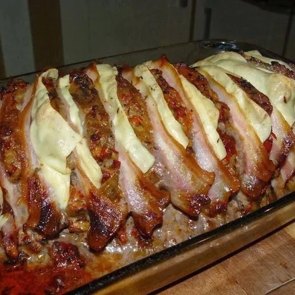 Lomo de cerdo relleno con queso y tocino