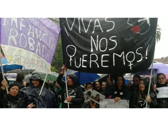 multitudinaria-marcha-contra-la-violencia-genero-y-los-femicidios-foto-7