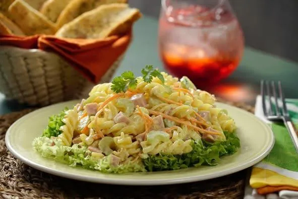 ENSALADA DE PASTA HAWAIANA
