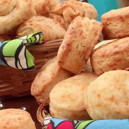 bizcochitos-y-cuernitos-materos-de-queso.5595