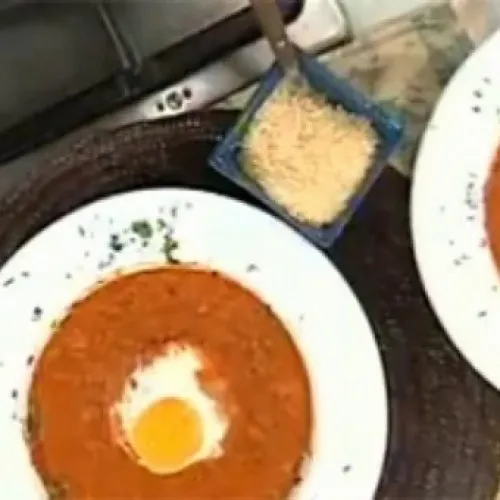 anti-frio-sopa-de-ajo-y-chorizo-con-crocante-de-jamon-y-huevo-gratinado.1169