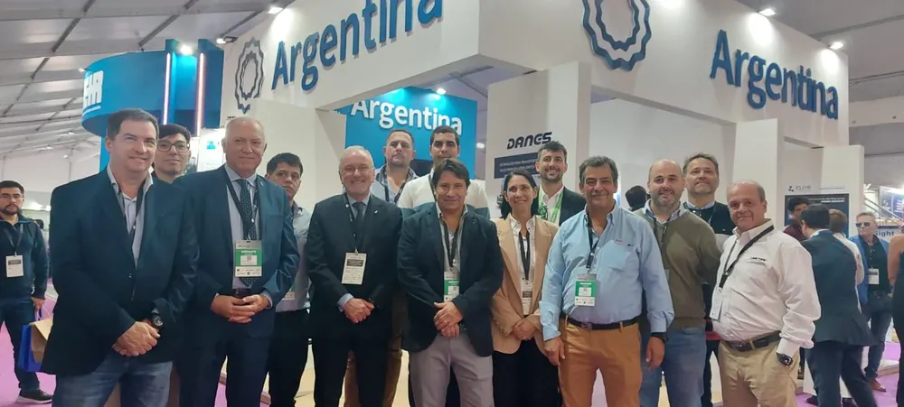 e3f29c16-1766-4578-9c9d-81a9e42cb61b