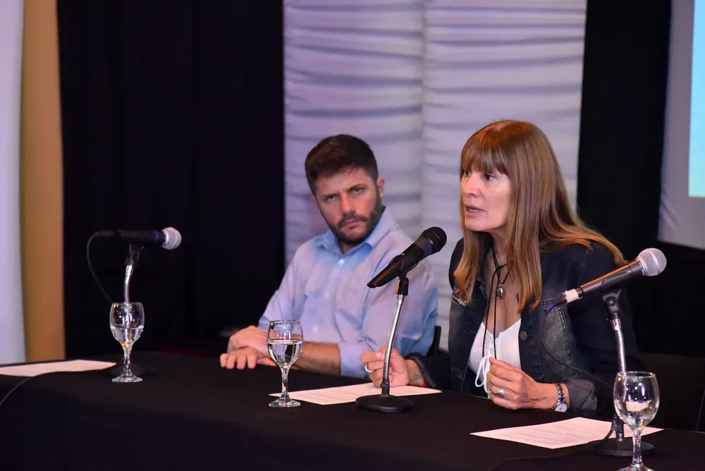 0726f383-6d8a-4bc0-8537-c59251f1383c