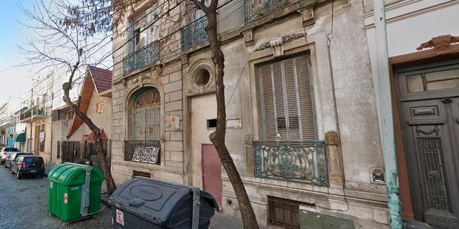 el-lugar-los-hechos-la-pension-del-barrio-porteno-barracas-donde-dos-parejas-lesbianas-fueron-atacadas-este-lunes-la-madrugada