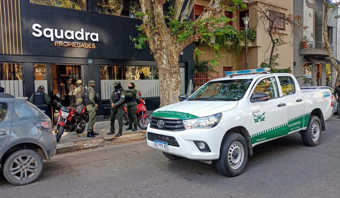 squadra-allanamiento-tatin-1