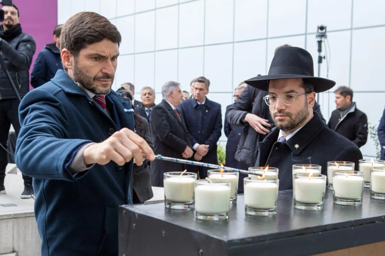 f0b3947a-9fea-4fc1-b31e-7406c4034cec