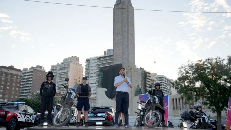 pullaro_monumento.jpg_726409099