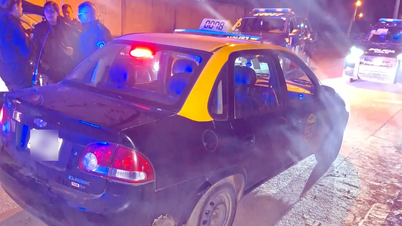 taxista-con-bochitas-coca-lagunita-1