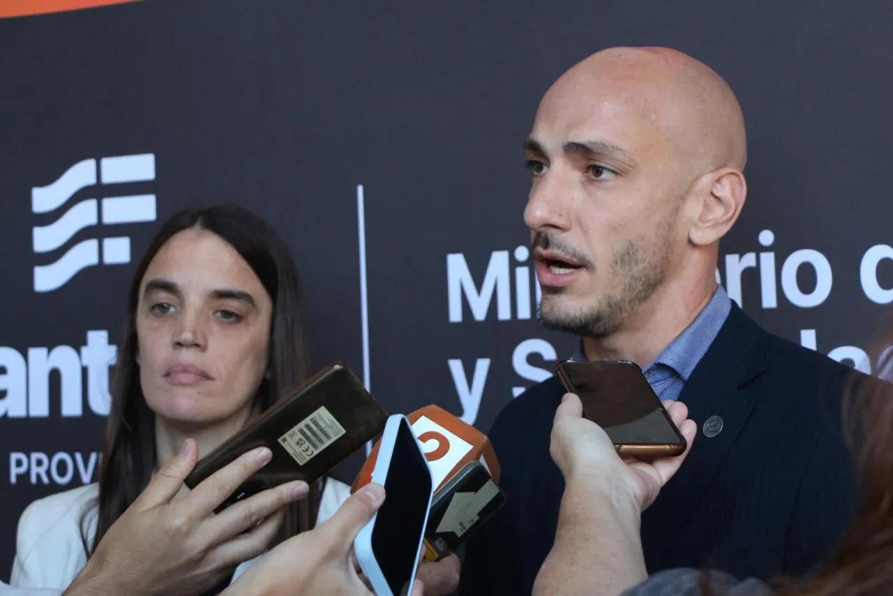 fd0f40ed-adb0-444f-85b7-2912caac718b