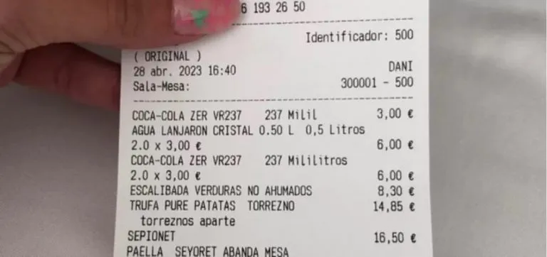 mujer-recibio-insulto-luego-quejarse-comida-pidio-restaurante-final-768x362