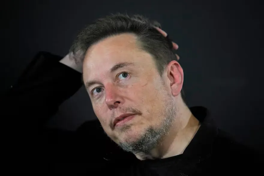 elon-musk-se-presenta-en-un-evento-en-londres-el-QOBOQZ4HHNCA3NJCS7XPG2VDG4
