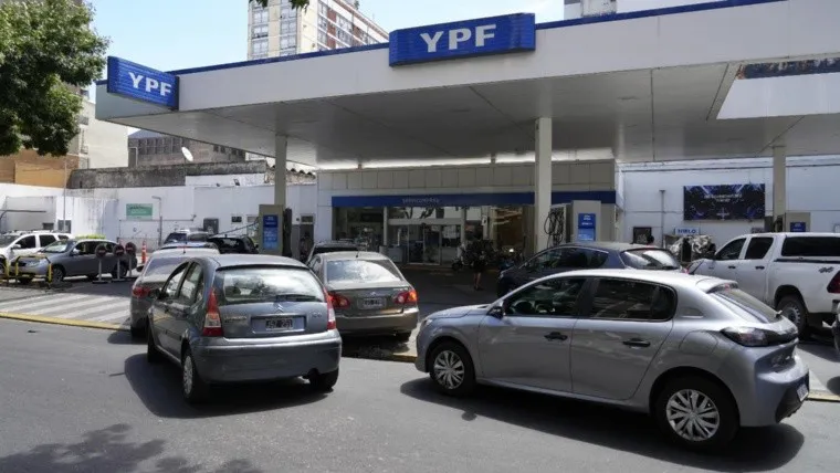 colas_estaciones_de_servicio_31-1_crop1727261744888.jpg_1572130063