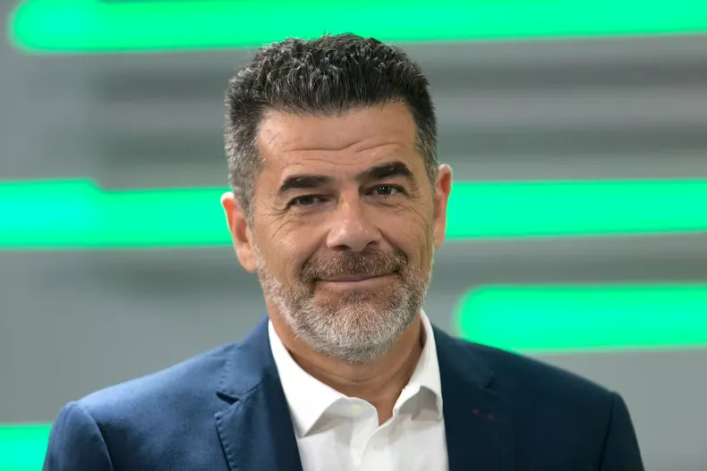 julian-weich