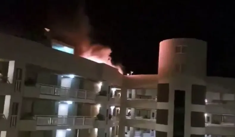 helicoptero-incendio-hotel