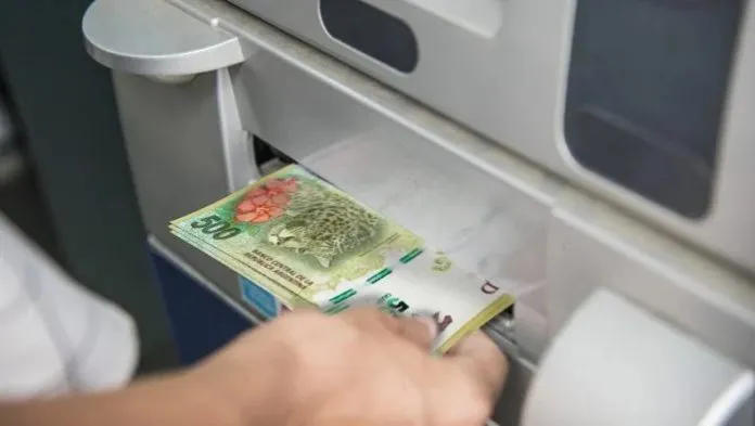 cajero-cobro-dinero