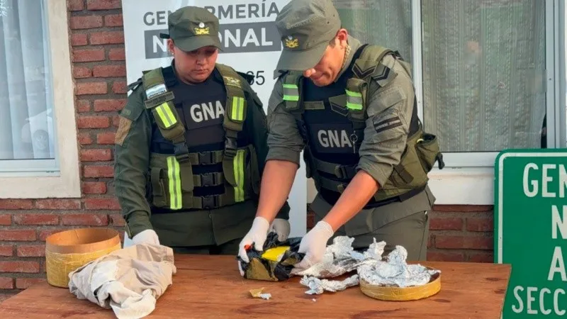narcotrxfico__entrega_vigilada__detectaron_cocaxna_dentro_de_una_encomienda_4.jpeg_674994428