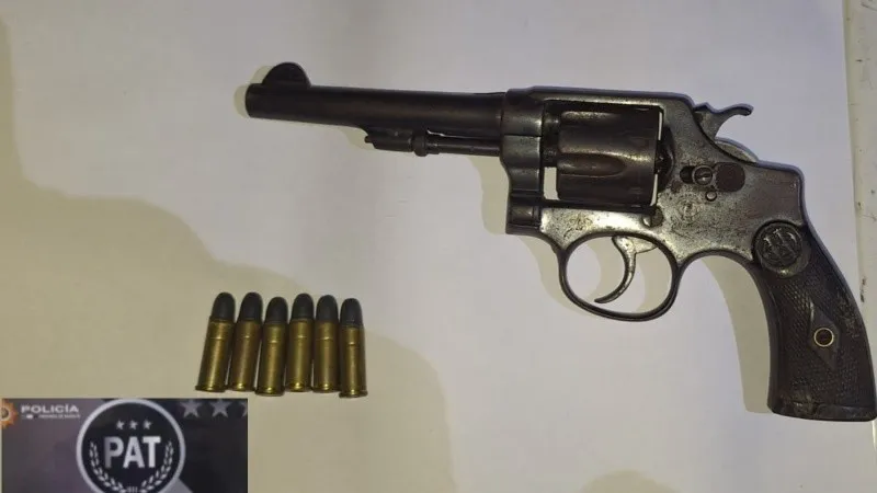 revolver_32.jpg_674994428