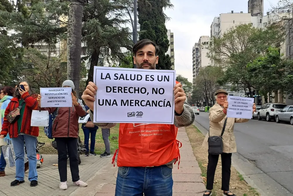 2027-07-19-_IAPOS_celular_exterior__2_