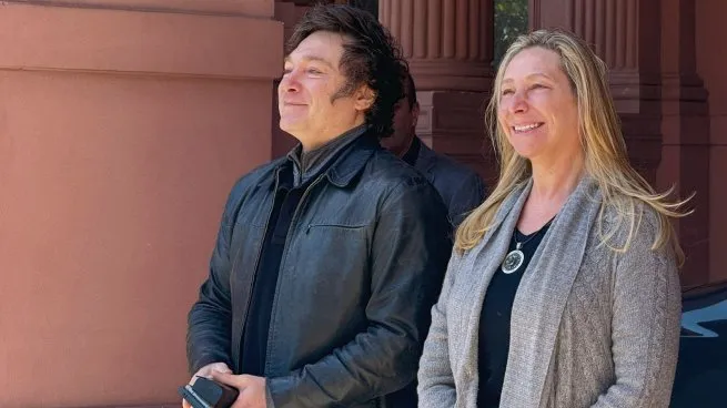 javier-karina-milei-casa-rosada