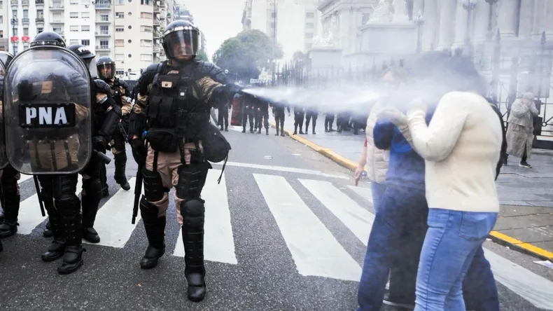 represion-congreso