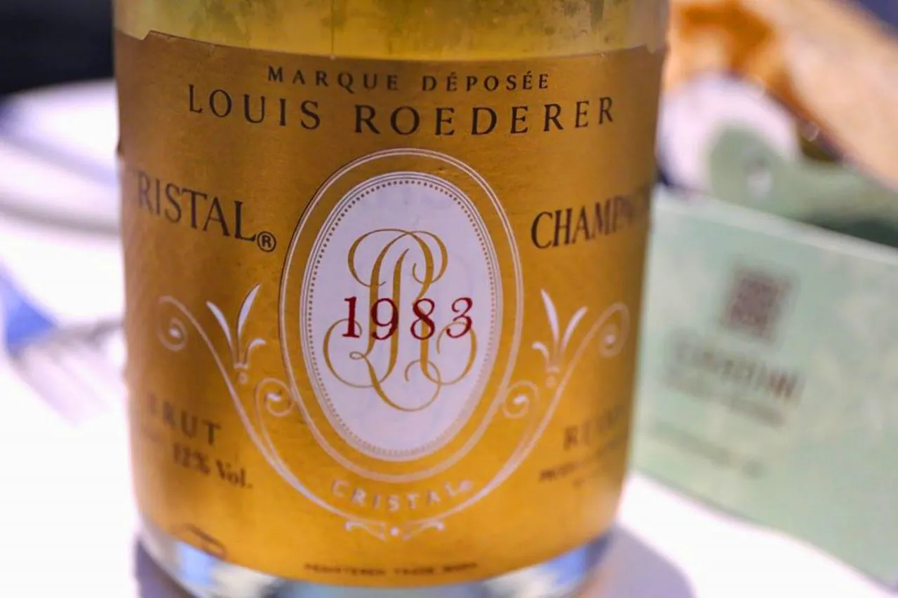 champagne-cristal-1280x853