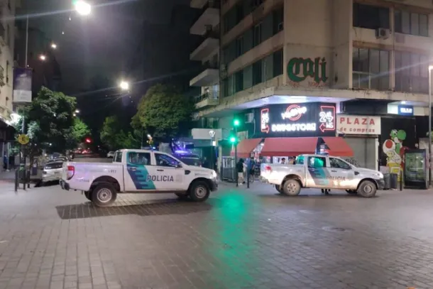 chica-cayo-balcon2jpg