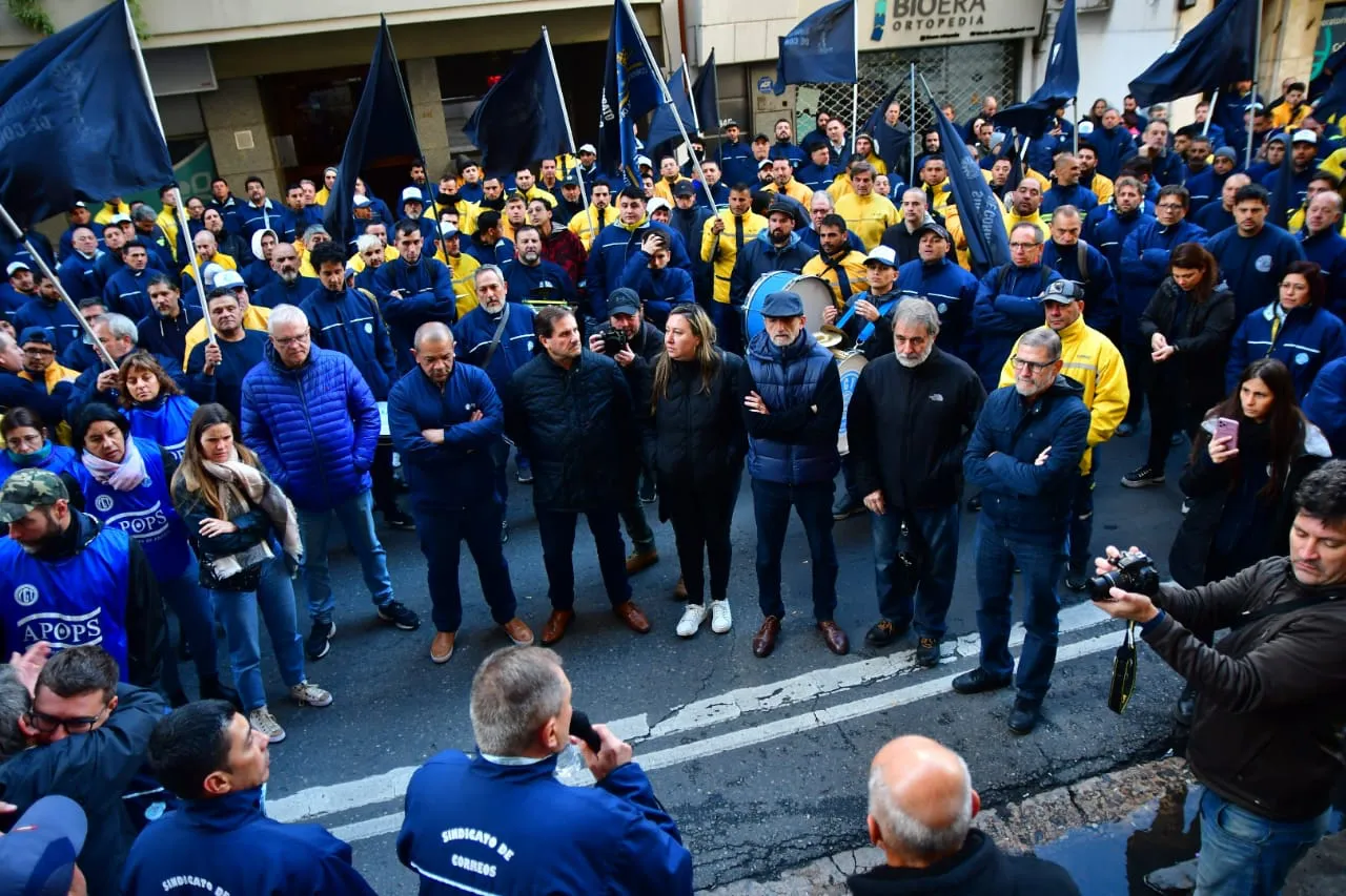 correo-argentino-rosario-protesta-tatin-1