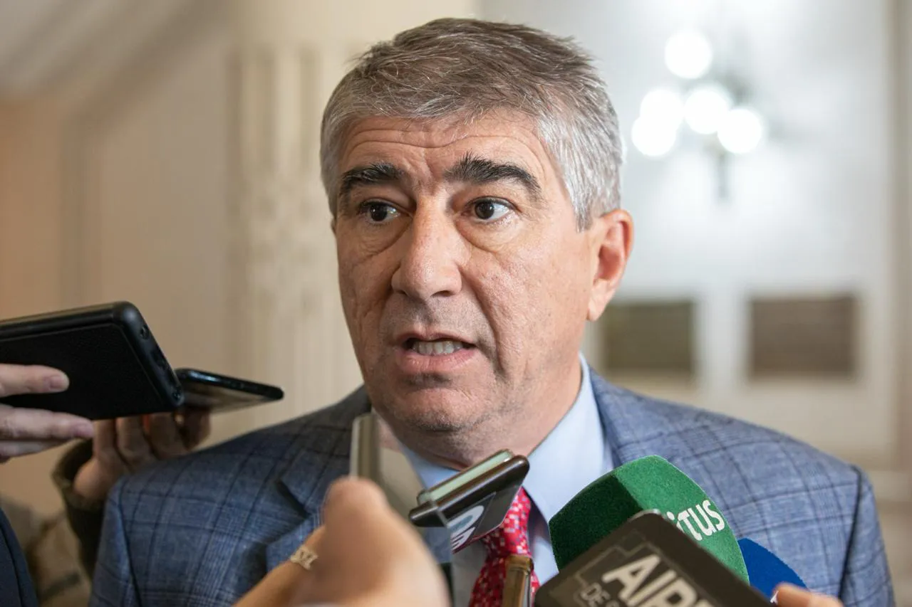 aeed489d-ee99-4020-9284-e77233a40abe