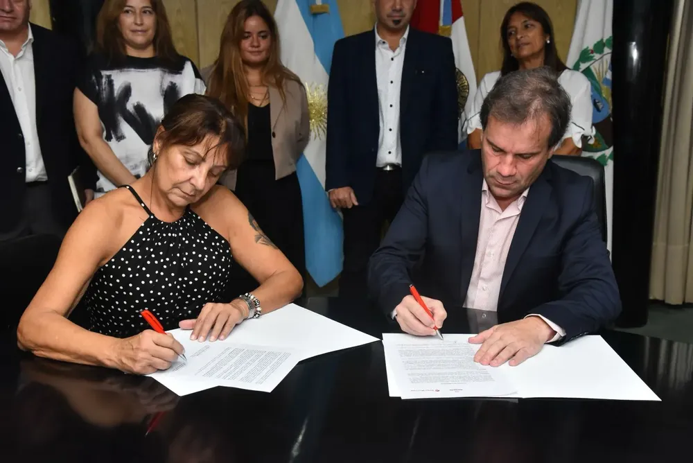 fdecaf75-5dc9-4146-b007-86e3708b6bc9