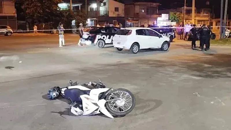 Motociclista-fallecio-al-chocar-contra-un-auto-en-la-zona-sur-de-la-ciudad