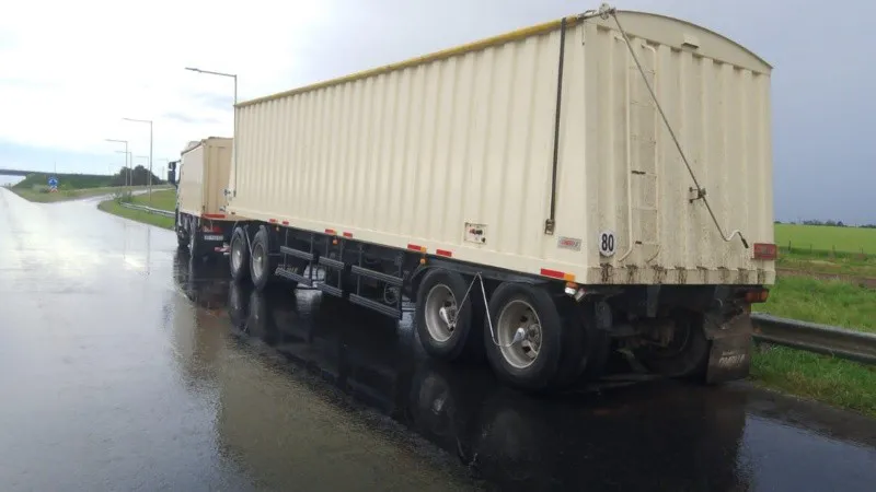 choque-camion-carcaraxa.jpg_674994428