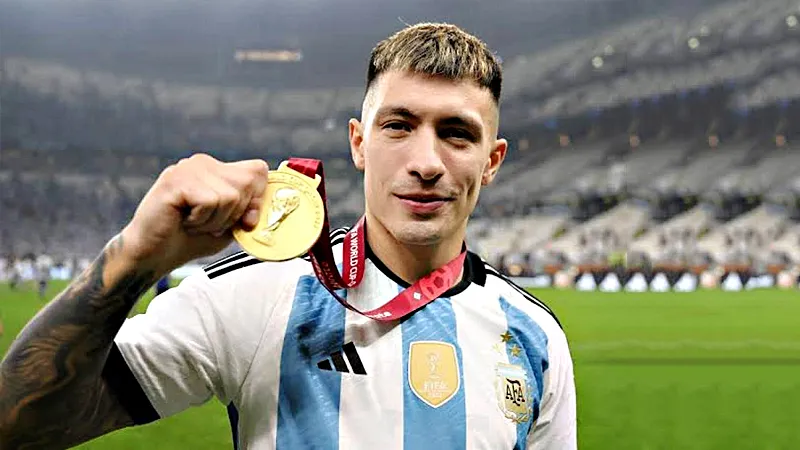 Lisandro-Martinez-defensor-de-la-seleccion-argentina-critico-la-politica-argentina-1