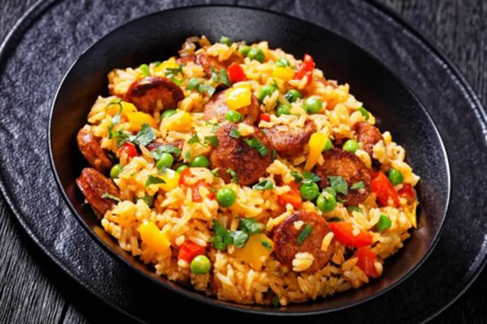 arroz-con-salchichas-y-verduras