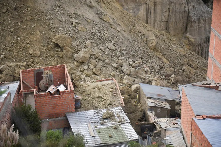 BA6f7j7-L_870x580__1