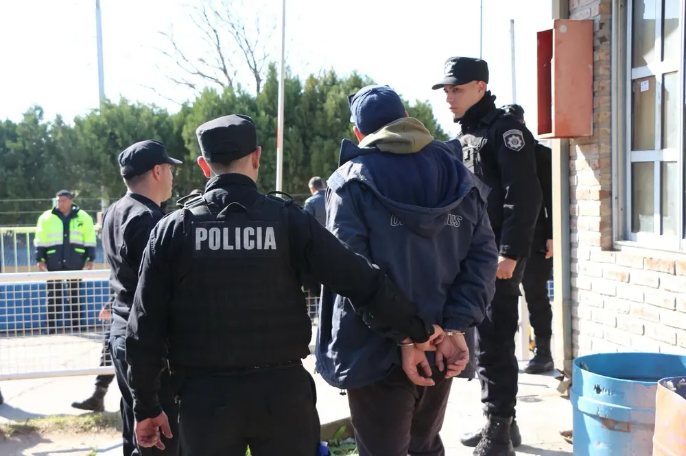 2c332763-269e-45cb-a428-9e1c374785af