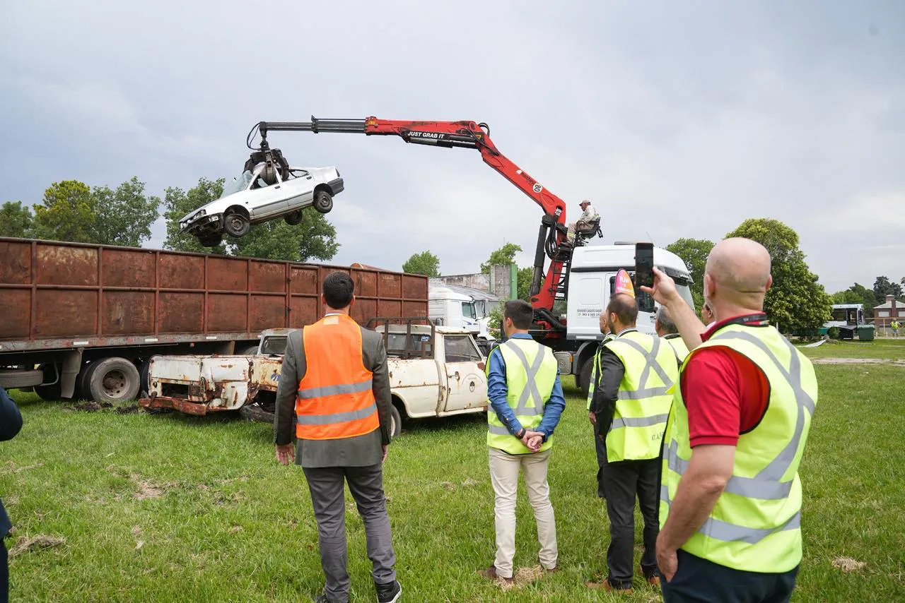 9f62c070-acb7-43e3-a1ba-c01ca2b1e54d