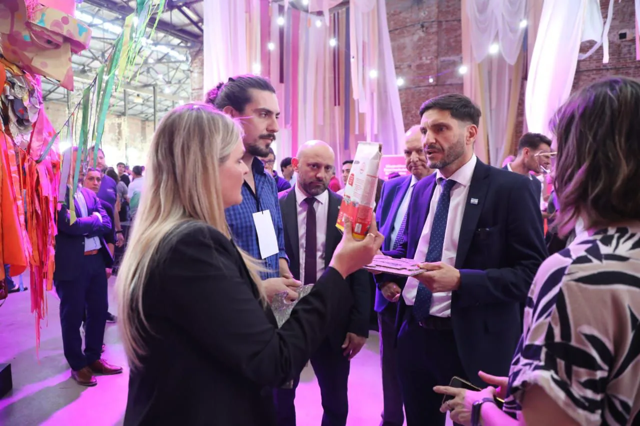 af800692-46fa-40ea-aa7e-a2063f0296db