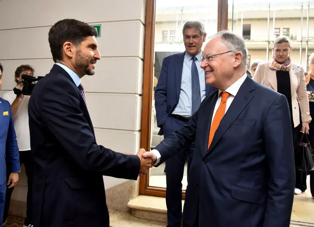 1b8e578c-3013-411f-8e53-87986d8ac7e8