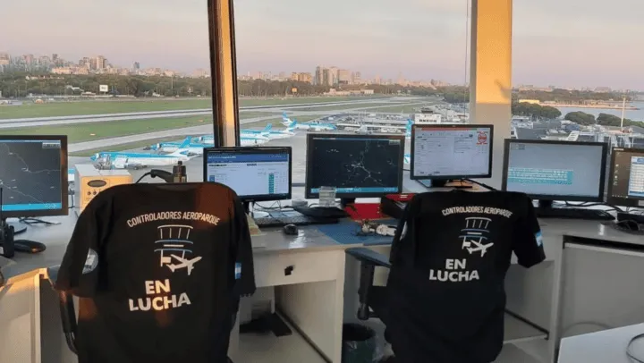 los_controladores_a-reos_anunciaron_medidas_de_fuerza_en_septiembre_y_el_gobierno_las_calific-_de_ilegales_01_-1-.png_812722667