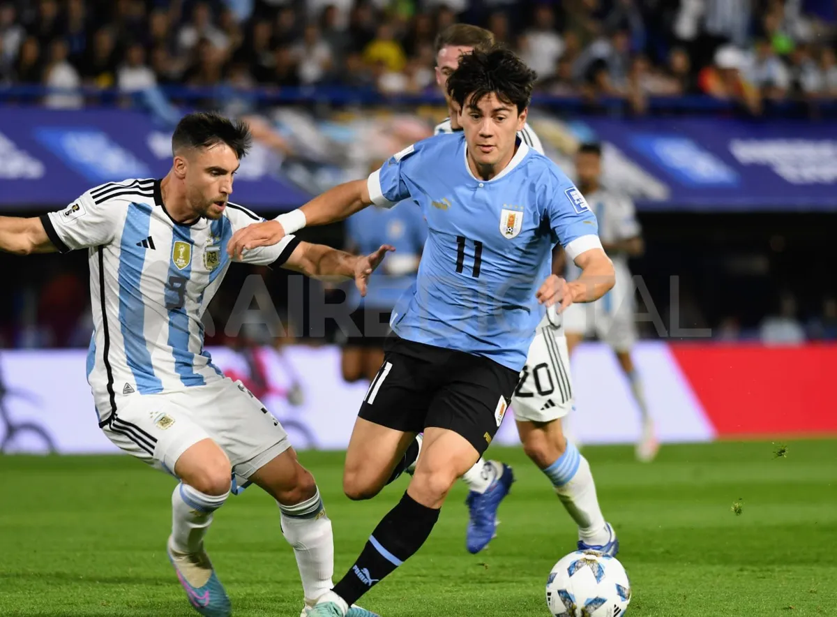 VIDEO) Los goles de Araújo y Darwin Núñez para Uruguay contra la Selección  Argentina - TyC Sports