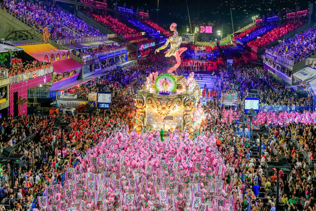 Mangueira_Sambodromo_Carnaval-Rio-Jan-.-_Foto-Marco-Antonio-Teixeira_RioTur_Alta-1024x683