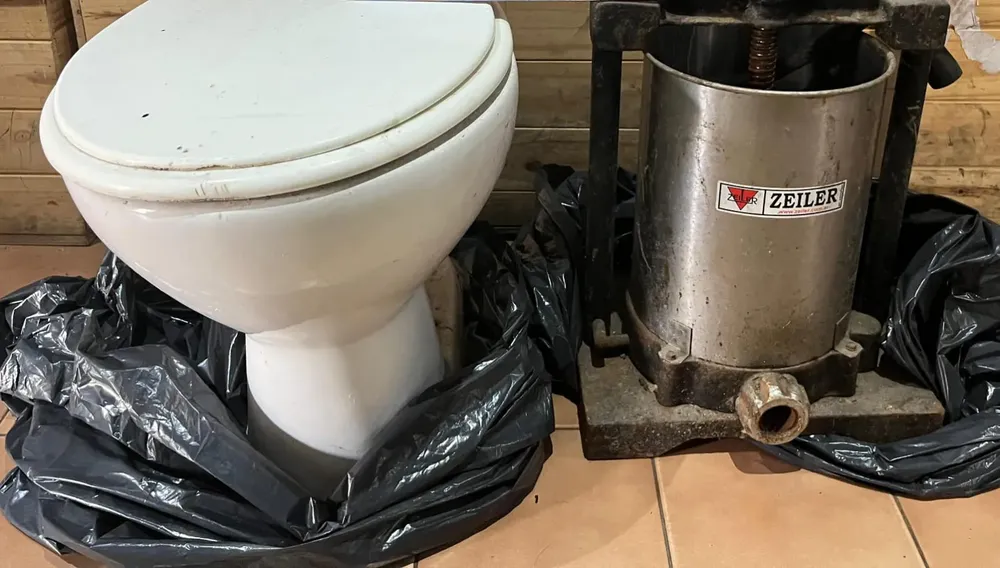 2fd0d5c8-898f-42c0-bdc0-2f0ea484ab1e